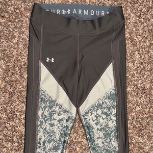 Under Armour Charcoal and Light Gray Patterned crop Leggings